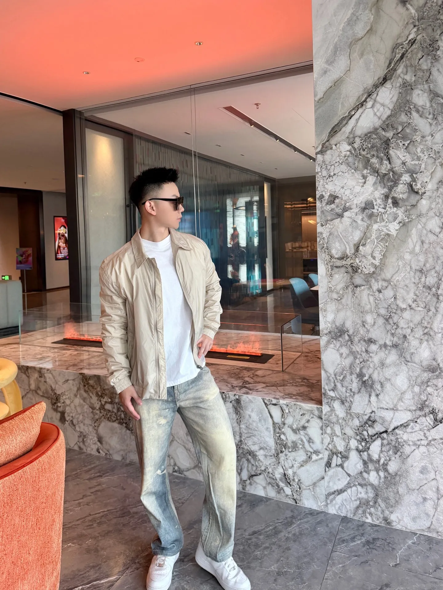 [Upper body picture] Acne Studios logo zipper nylon jacket (Beige)